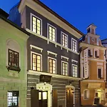 Edward Kelly فندق 3*