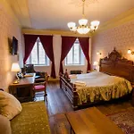 Edward Kelly فندق 3*