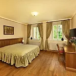 Edward Kelly فندق