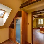 Edward Kelly فندق