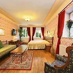 فندق Edward Kelly 3*