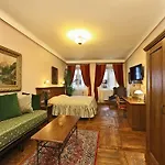 Edward Kelly 3* Český Krumlov