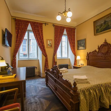 Edward Kelly Hotel 3*