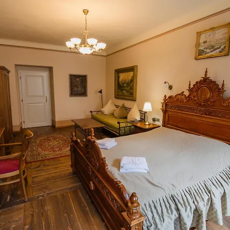 Hotel Edward Kelly 3*
