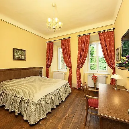 Hotel Hotel Edward Kelly 3*