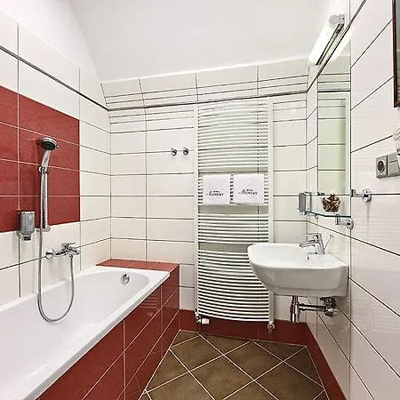 Hotel Hotel Edward Kelly 3*