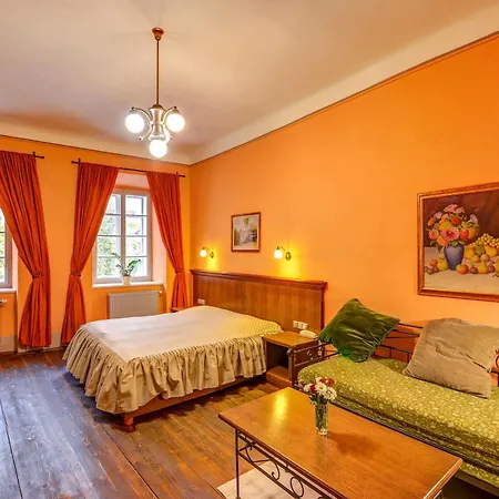 Hotel Edward Kelly Hotel 3*