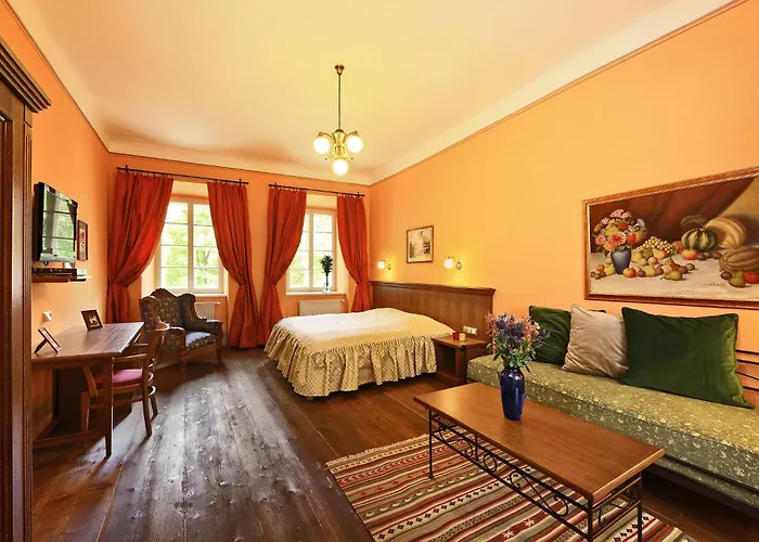 Отель Edward Kelly 3*