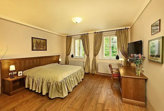 Edward Kelly Ξενοδοχείο